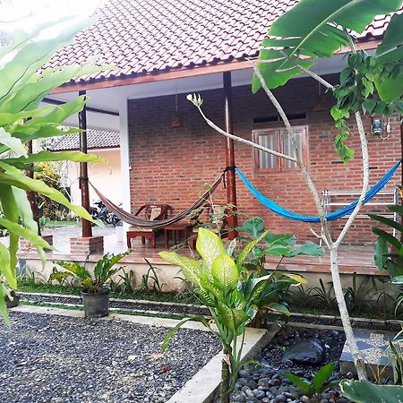 Ragha Homestay Batukaras Exterior photo